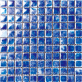 Blau glasiertes poliertes Mosaik